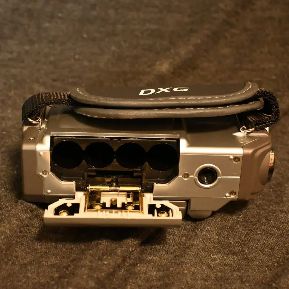 DXG-572V 5.0MP Digital Camcorder TESTED WORKING
